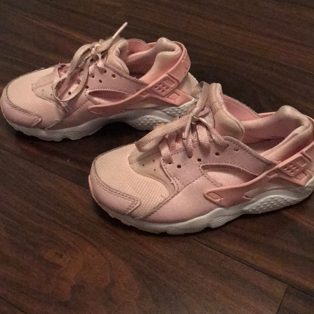 Nike girl hurarache